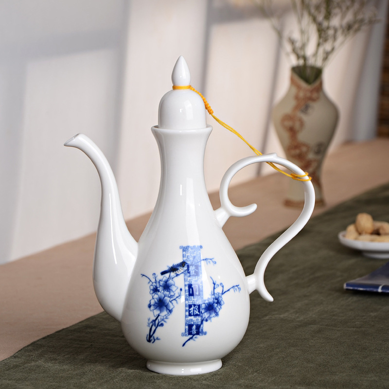 Decantor ceramic pentru vin, stil retro