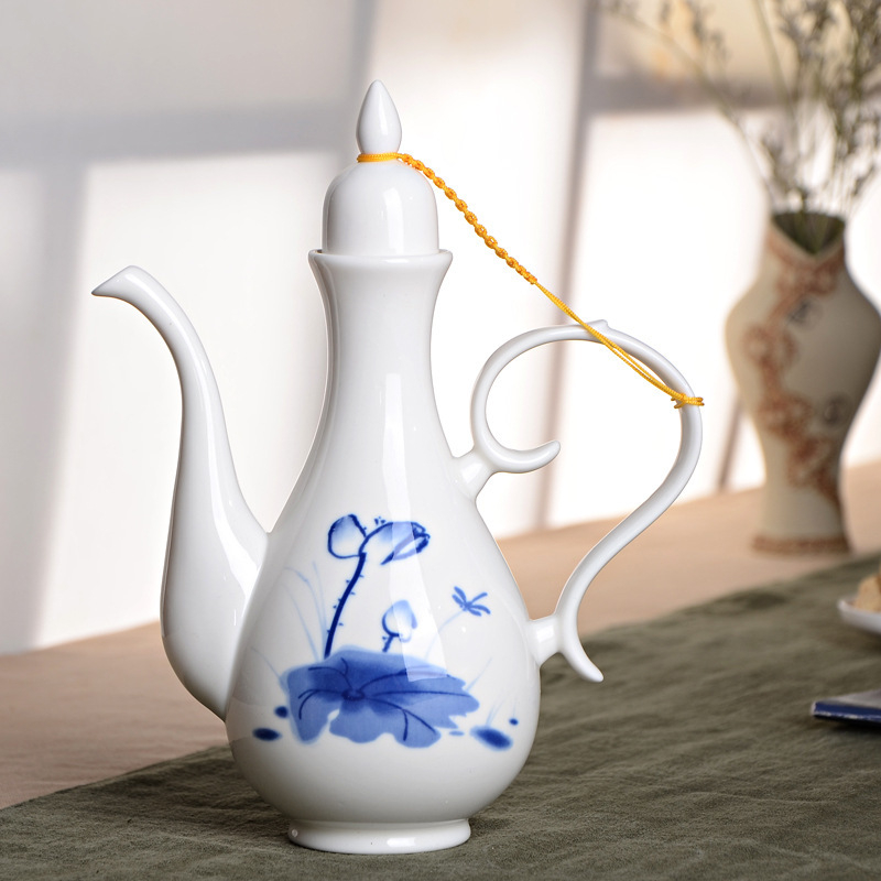 Decantor ceramic pentru vin, stil retro