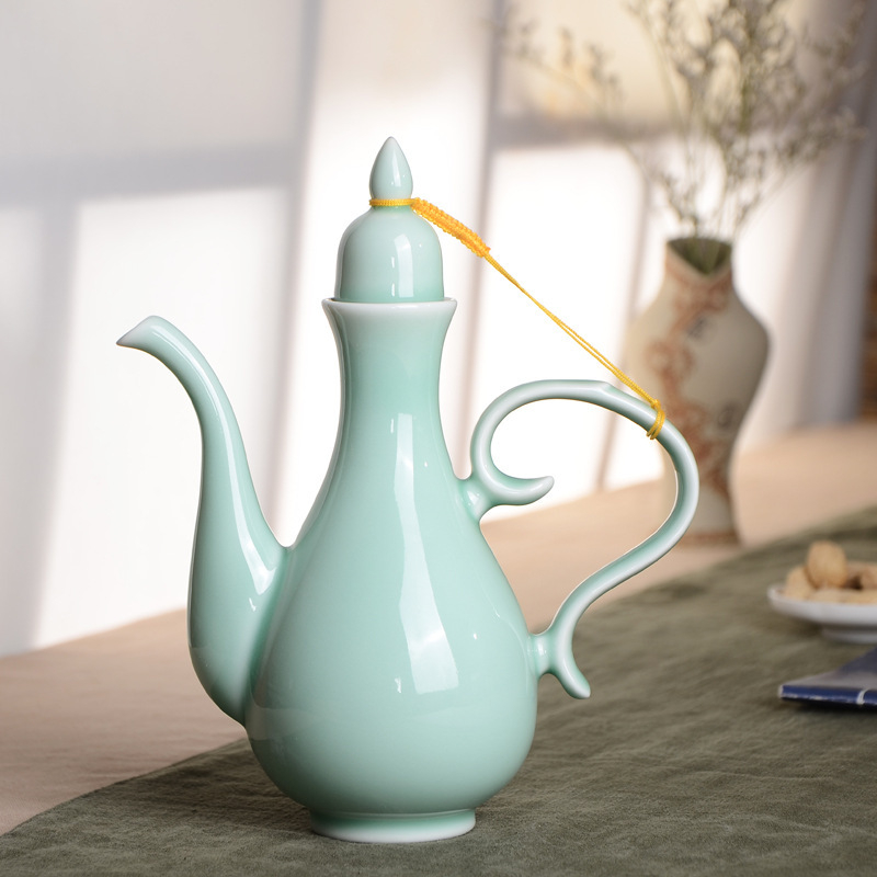 Decantor ceramic pentru vin, stil retro