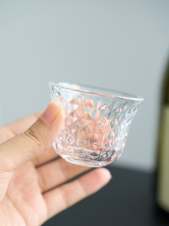 Set japonez din sticlă rezistentă la căldură, cu o ceașcă mică de ceai, un pahar de sake, pahare pentru vin de fructe, vin de prune, vin alb, pahar de degustare și ceașcă de cafea