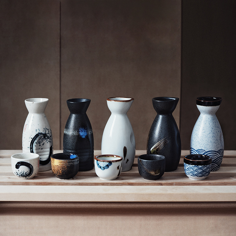 Set japonez din porțelan pentru sake cu sticlă, veselă ceramică vintage pentru masă, decanter, pahare de vin, cești de ceai și vaze