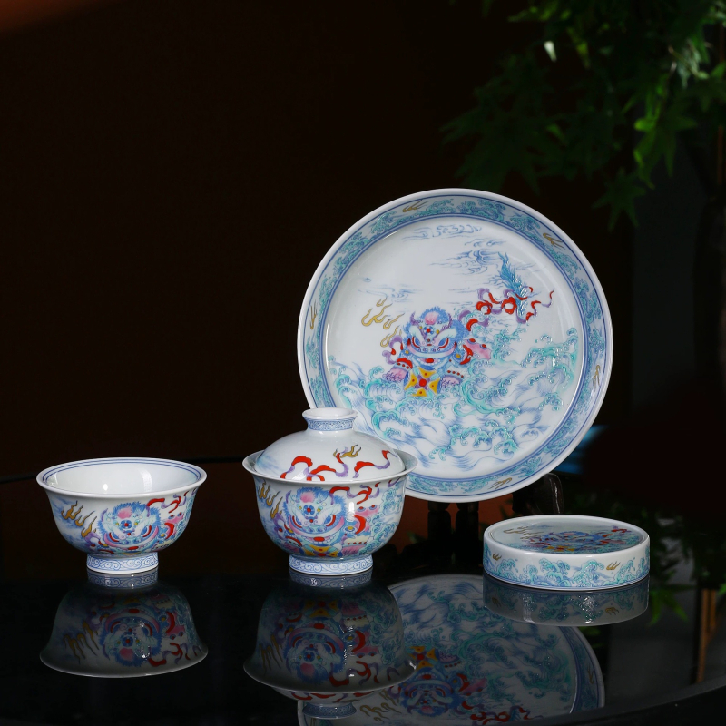 Set ceai Jingdezhen din porțelan Doucai cu leu, cu capac și ceainic, design manual cu motiv leu rostogolitor