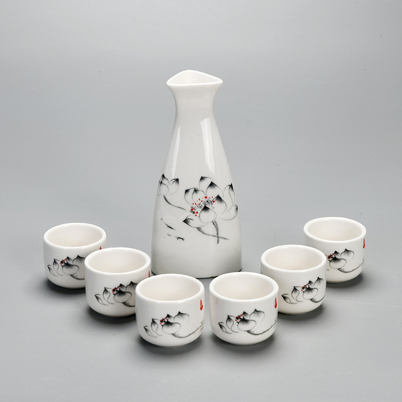 Set ceramic pentru vin cu o oală de porțelan și șase pahare, stil vintage, logo personalizat.