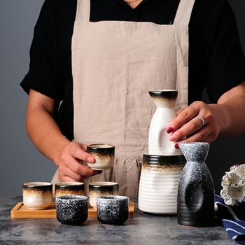Set de sake în stil japonez, cu decanter vintage, încălzitor și cupe pentru uz casnic