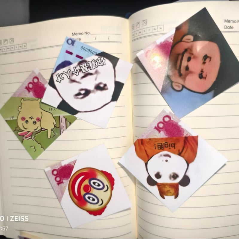 Ziua păcălelilor de 1 aprilie: semn de carte cu câine 2D, foi de notițe, stil anime, design abstract de nișă