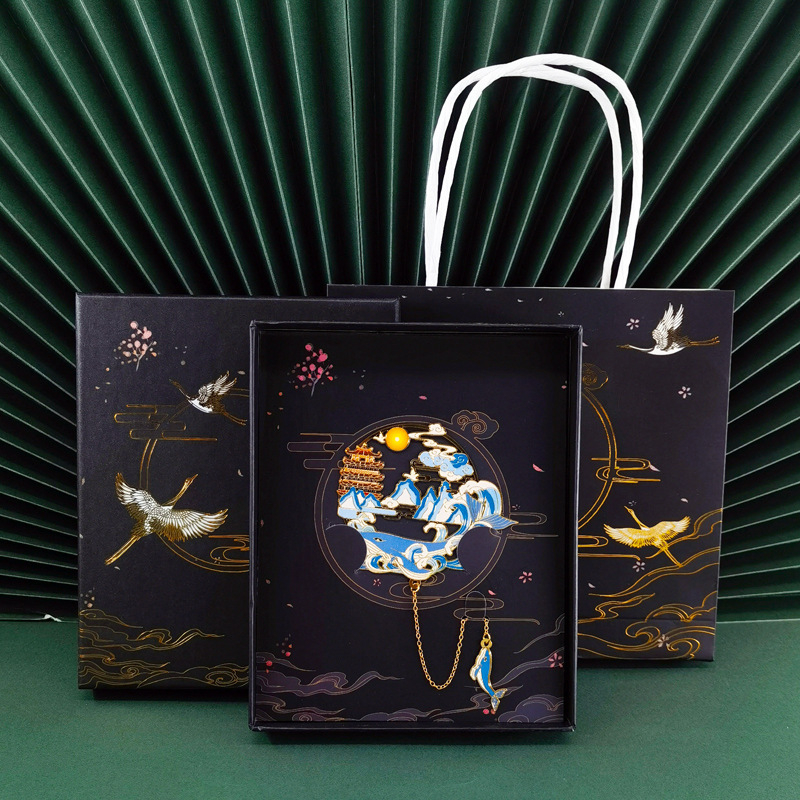 Semn de carte metalic cu model decupat în stil chinezesc, inspirat de cultura Palatului Interzis, drăguț și minimalist, cadou ideal pentru colegi de clasă.