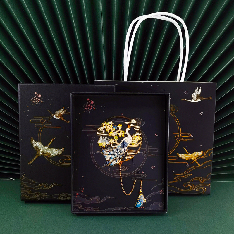 Semn de carte metalic cu model decupat în stil chinezesc, inspirat de cultura Palatului Interzis, drăguț și minimalist, cadou ideal pentru colegi de clasă.