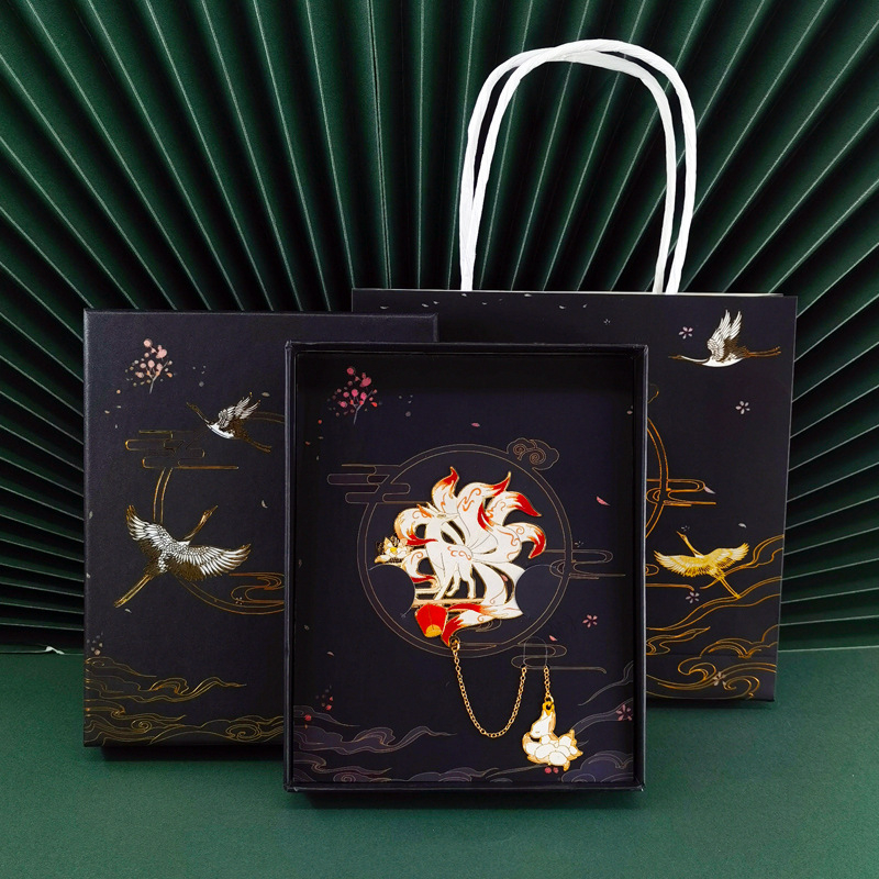 Semn de carte metalic cu model decupat în stil chinezesc, inspirat de cultura Palatului Interzis, drăguț și minimalist, cadou ideal pentru colegi de clasă.