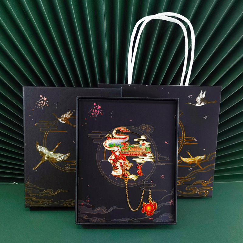Semn de carte metalic cu model decupat în stil chinezesc, inspirat de cultura Palatului Interzis, drăguț și minimalist, cadou ideal pentru colegi de clasă.