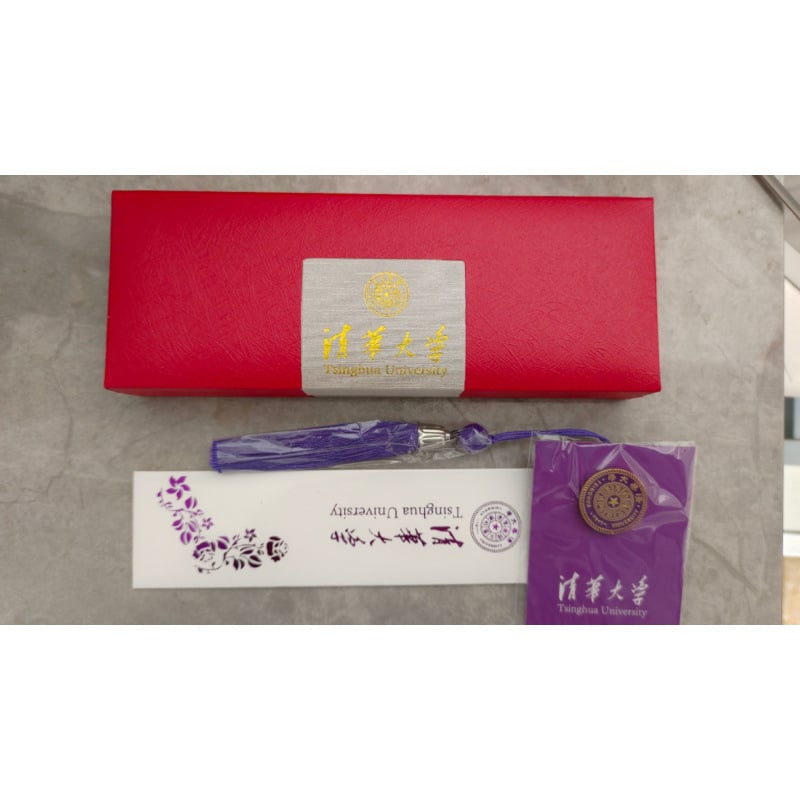 Riglă din alamă și semn de carte – suvenir cultural și creativ de la universități chineze