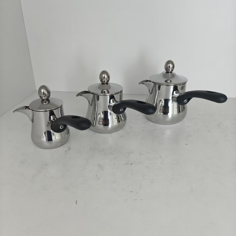 Set din oțel inoxidabil pentru cafea: cești de cafea, ceainic pentru infuzie, moka pot, vas pour-over, ibric turcesc și ustensile de cafea