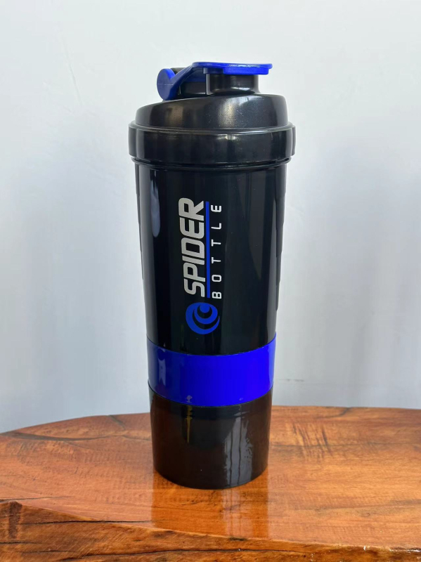 Shaker cu trei straturi pentru pudră proteică – recipient din plastic, rezistent la căldură, cu capac de amestecare