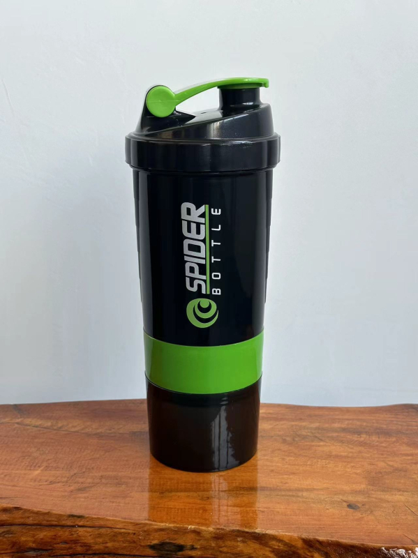 Shaker cu trei straturi pentru pudră proteică – recipient din plastic, rezistent la căldură, cu capac de amestecare