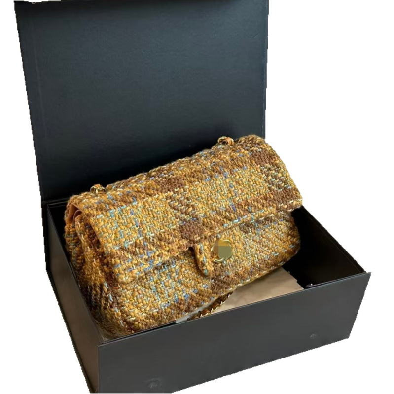 Mala vunena torbica s lancem i preklopom za telefon, ženski crossbody torbica, gradski stil, zima 2023