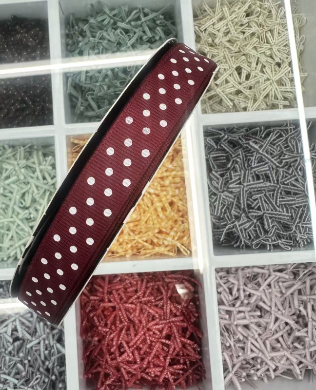1.5 cm široka traka s točkicama – dodaci za mašne i materijali za ukosnice