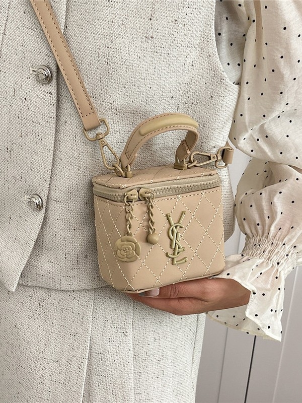 Luksuzna kvilttirana torbica s dijamantnim uzorkom, mini kvadratna torbica za rame ili crossbody, torbica za ruž, proljeće–ljeto 2026
