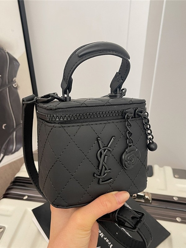 Luksuzna kvilttirana torbica s dijamantnim uzorkom, mini kvadratna torbica za rame ili crossbody, torbica za ruž, proljeće–ljeto 2026