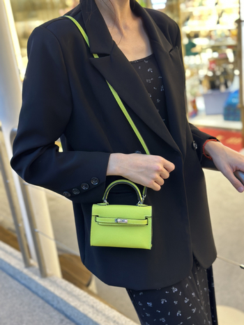 2025 nova Mini Kelly torbica, mala vintage crossbody za žene, stilska ženska torba