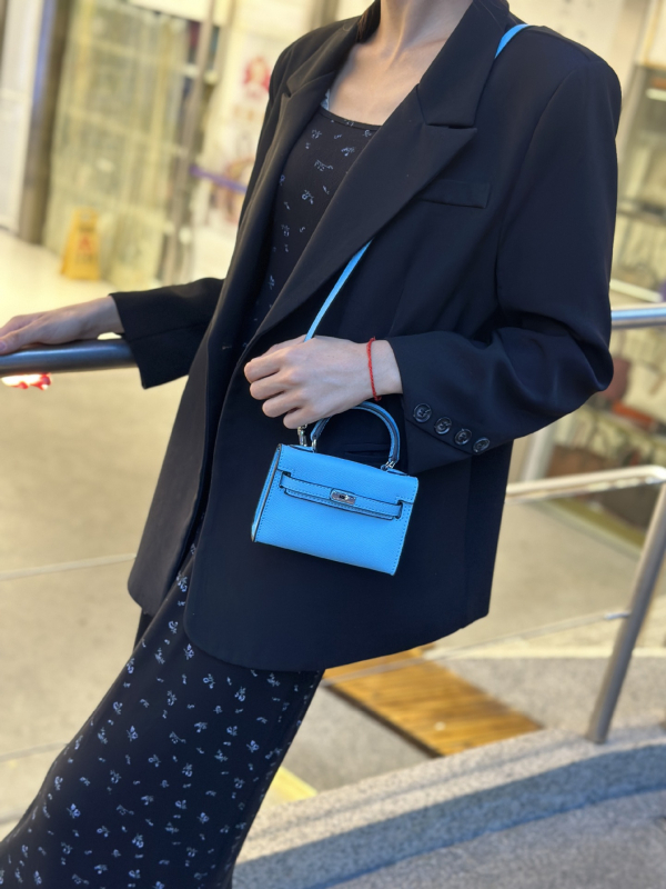 2025 nova Mini Kelly torbica, mala vintage crossbody za žene, stilska ženska torba