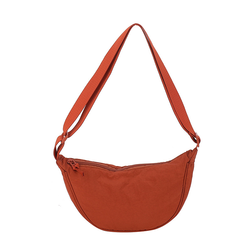 Ženska nylon dumpling torba, crossbody stil, proljeće-ljeto 2026, trendi i svestrana