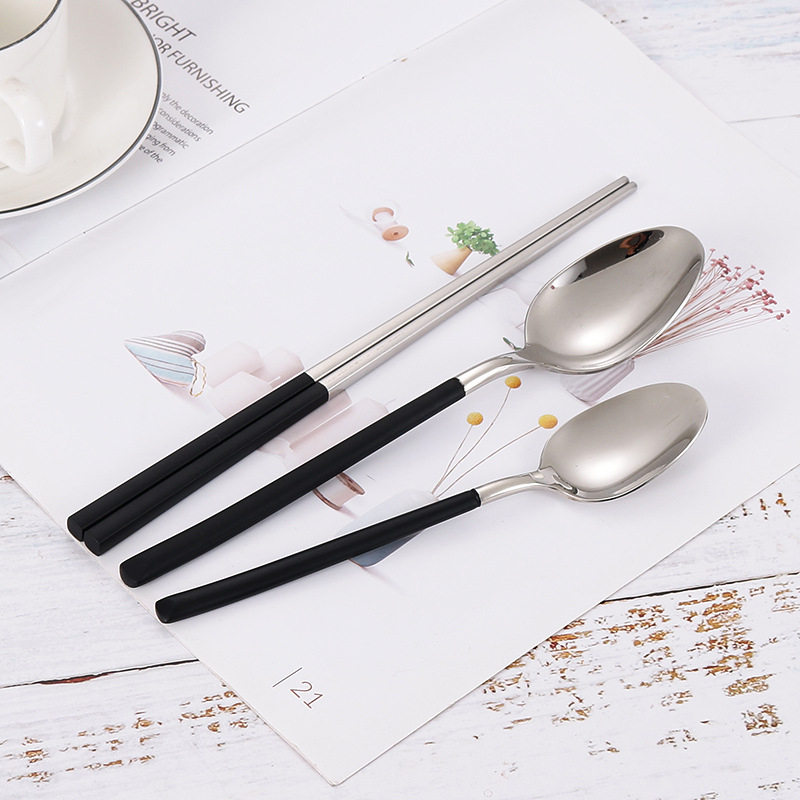 Set de tacâmuri din oțel inoxidabil 304 – cuțit pentru friptură, furculiță și lingură, linguriță de cafea și furculiță de fructe