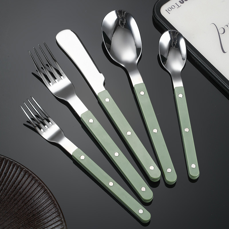 Set tacâmuri din oțel inoxidabil 430, cu mâner ABS și finisaj marmorat — cuțit pentru steak, furculiță, lingură, linguriță, lingură de desert, cuțit de unt