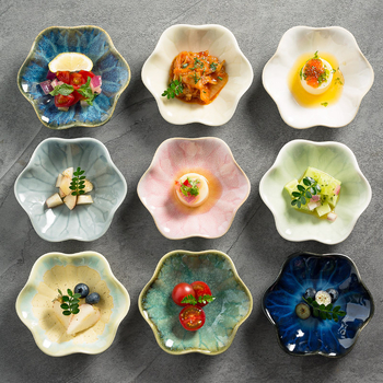 Japán stílusú porcelán mártogató tál, lotuslevél-forma, aláglazúros színnel