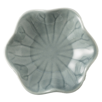 Japán stílusú porcelán mártogató tál, lotuslevél-forma, aláglazúros színnel