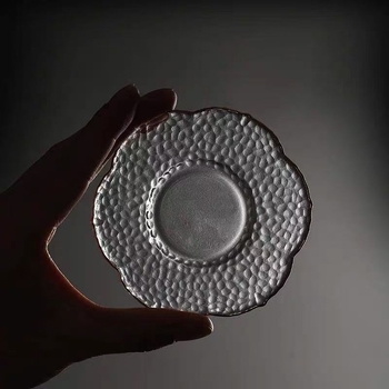 Suport transparent din sticlă cu textura ciocănită pentru setul de ceai Kung Fu, ceașcă mică, farfurioară de ceai și covoraș izolant pentru ceremonia ceaiului, stil Zen Chinezesc