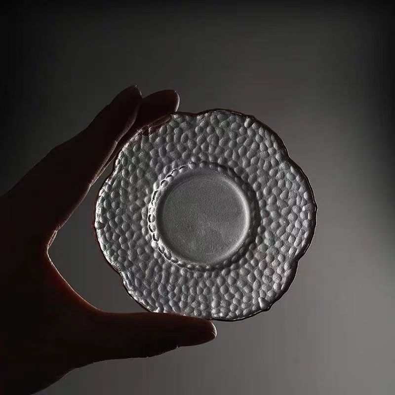 Suport transparent din sticlă cu textura ciocănită pentru setul de ceai Kung Fu, ceașcă mică, farfurioară de ceai și covoraș izolant pentru ceremonia ceaiului, stil Zen Chinezesc