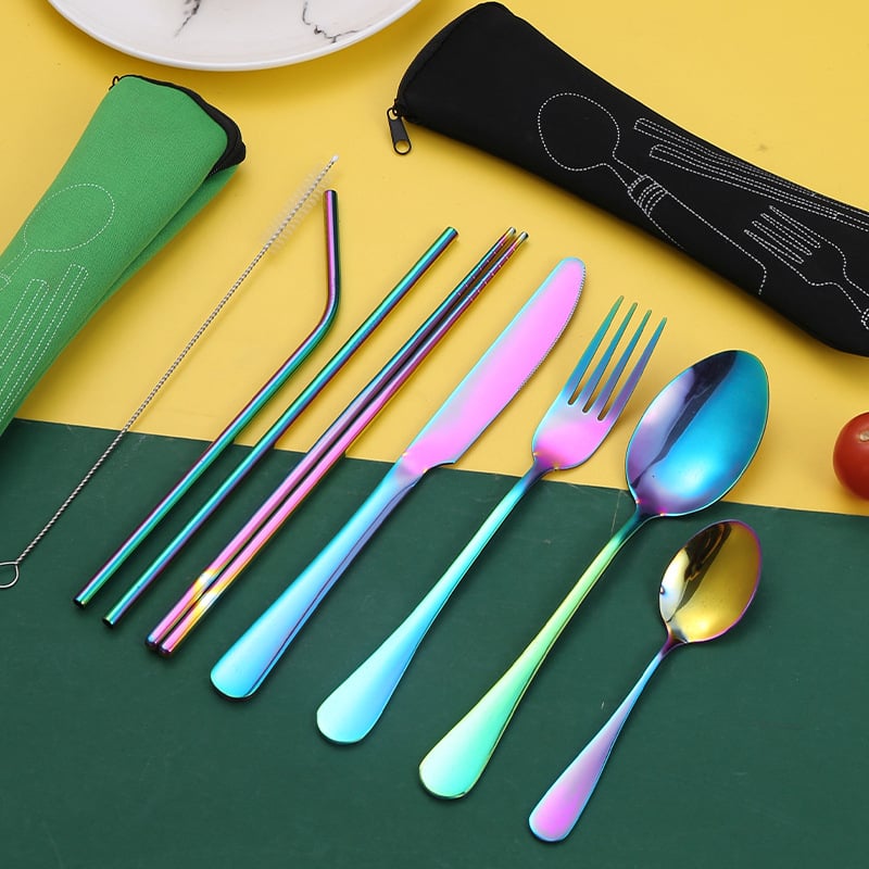 Set de tacâmuri din oțel inoxidabil, șapte piese, pentru camping în aer liber: cuțit, furculiță, lingură, bețișoare și pai