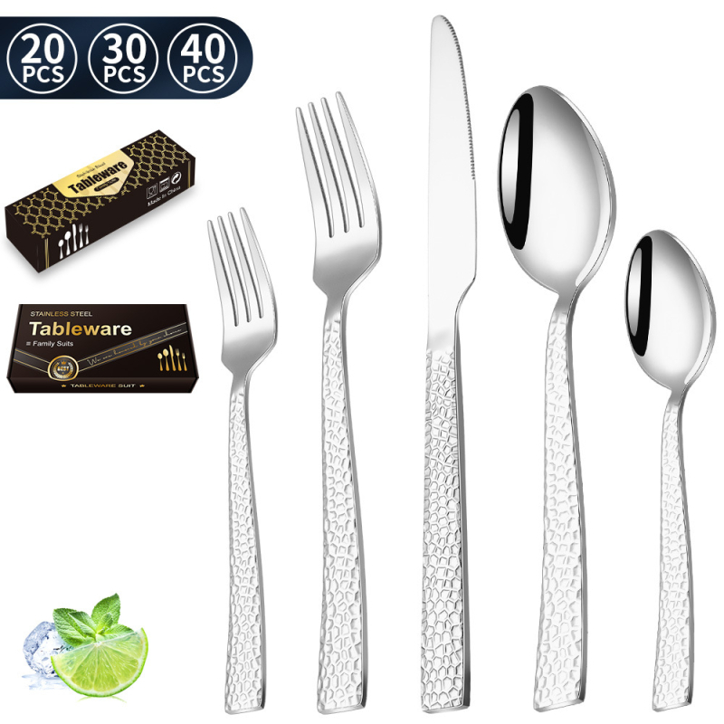 Set tacâmuri din oțel inoxidabil cu mânere gravate, textură ciocan – cuțit, furculiță, lingură, furculiță de ceai și linguriță de ceai pentru servire occidentală