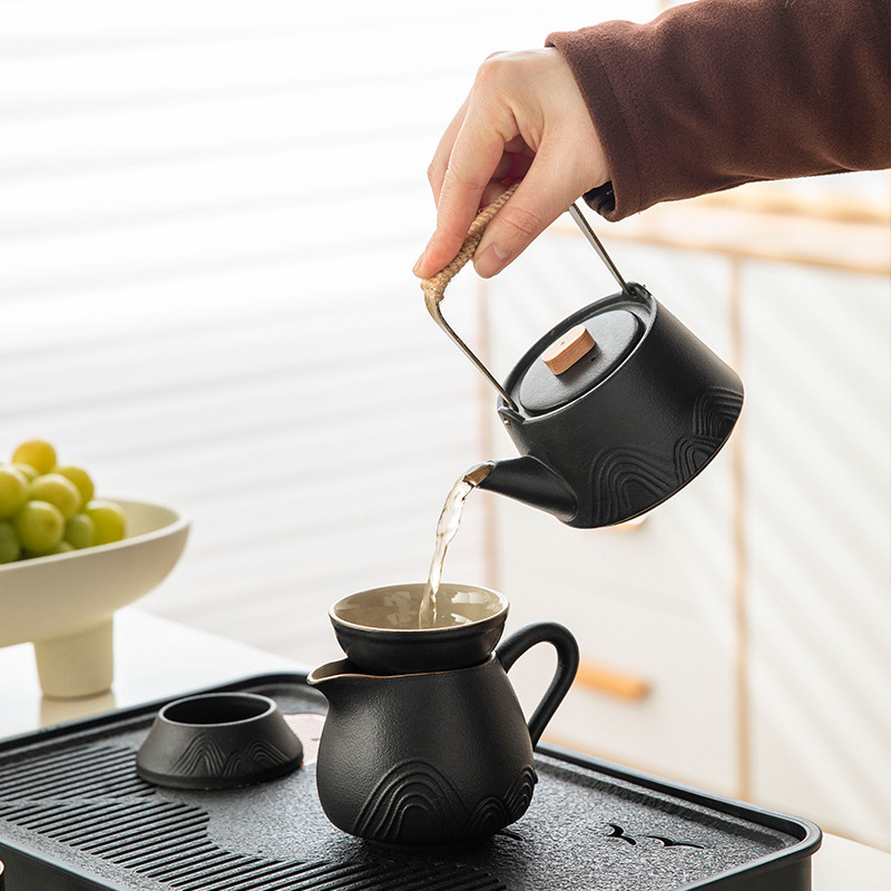 Set Gongfu de ceai din ceramică neagră: ceainic cu capac, bol cu capac, cești de ceai și tavă de servire ceai