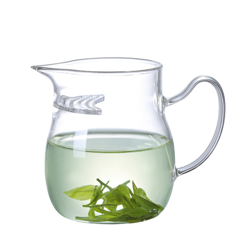 Ceașcă de ceai din sticlă cu filtru integrat, sticlă rezistentă la temperatură, mâner colorat, corp mare și transparent, în formă de lună