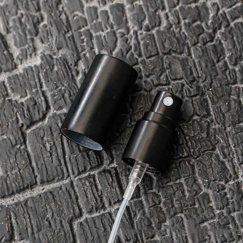 Átlátszó üvegparfümös üvegek csavaros kupakkal, különböző kapacitásokkal (3 ml, 5 ml, 10 ml, 15 ml, 18 ml, 20 ml, 30 ml), arany, ezüst, rozé arany, fényes fekete és matt fekete kupakkal