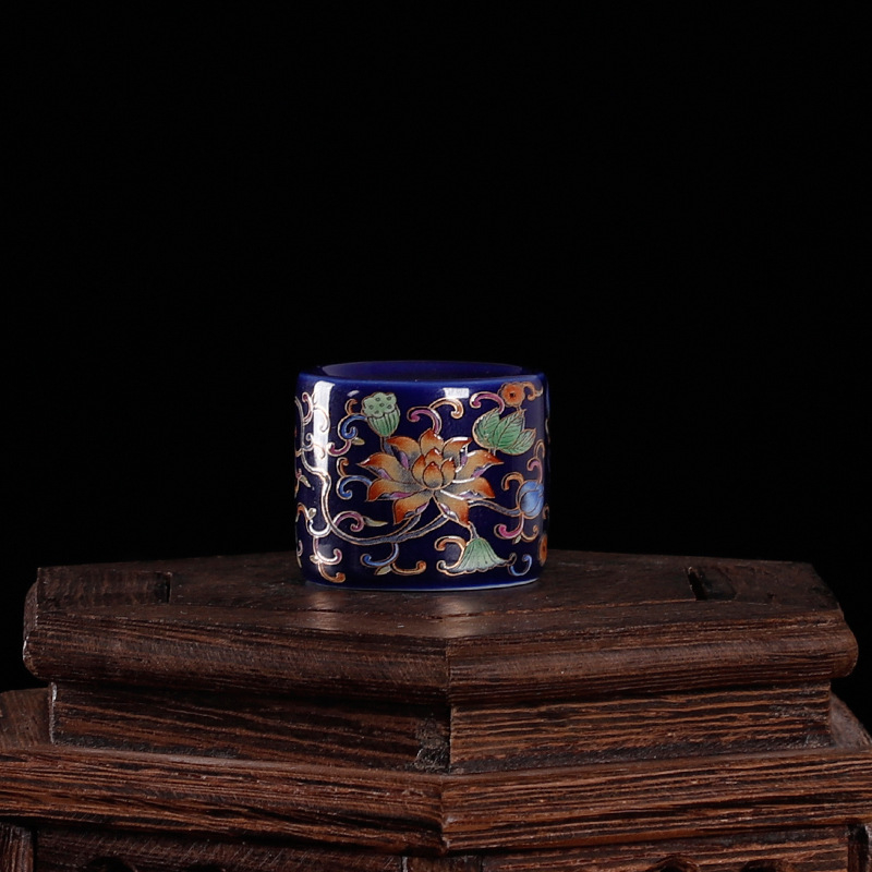 Set de accesorii pentru ceremonia ceaiului Tang și Song: ceainic din lut mov, boluri ceramice alb-albastru cu capace, suporturi pentru capace