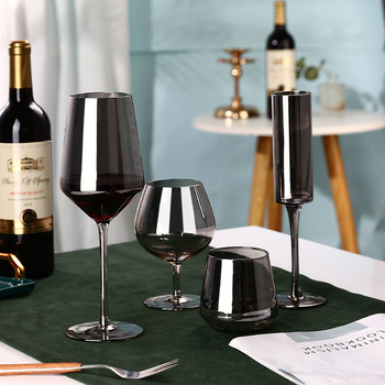 Pahar de vin din cristal cu picior negru electrogalvanizat, stil european pentru banchet