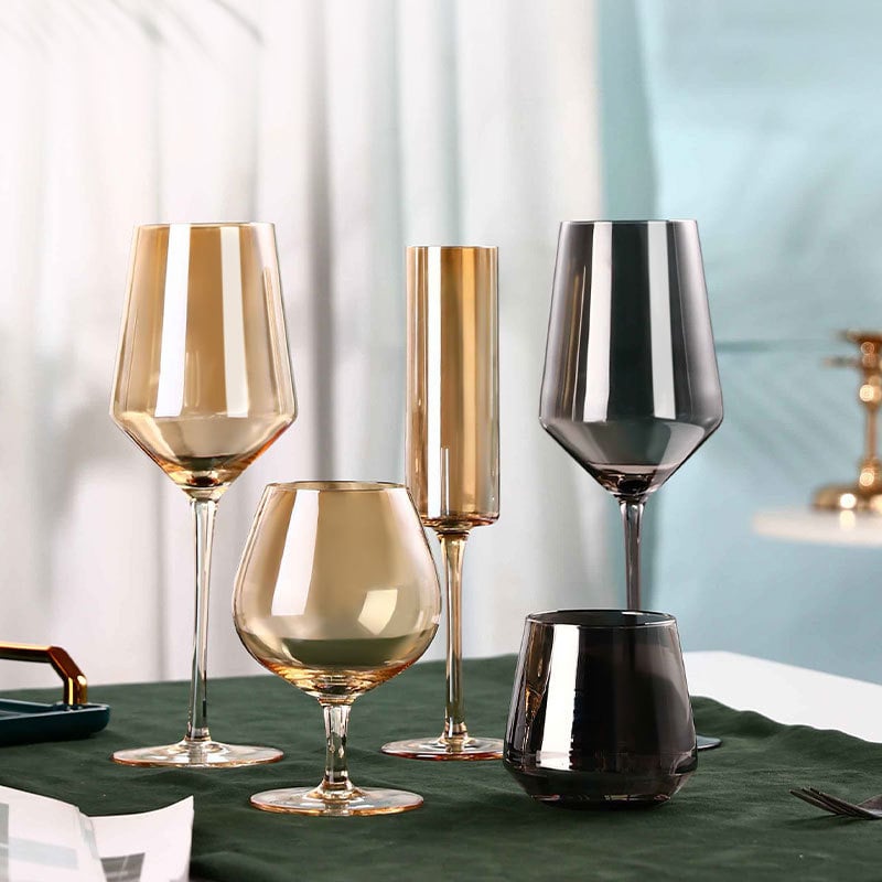 Pahar de vin din cristal cu picior negru electrogalvanizat, stil european pentru banchet