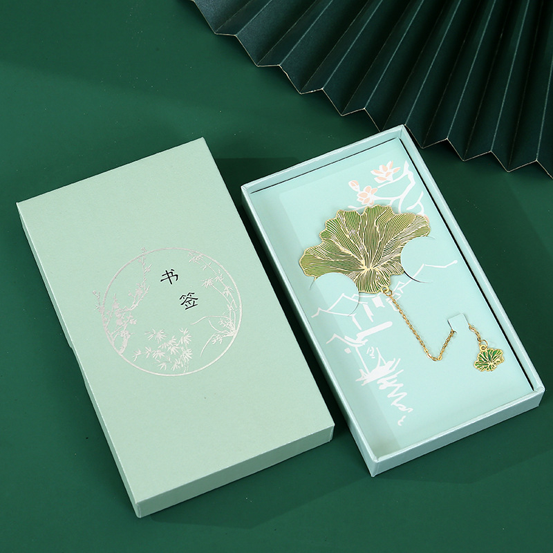 Semn de carte din metal cu libelulă și frunză de lotus, în stil clasic chinezesc — cadou pentru profesori.