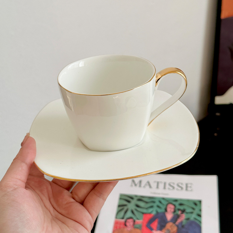 Set de cafea din ceramică, ceașcă de cafea și farfurie în stil european, cu detalii aurii, pentru uz casnic și birou