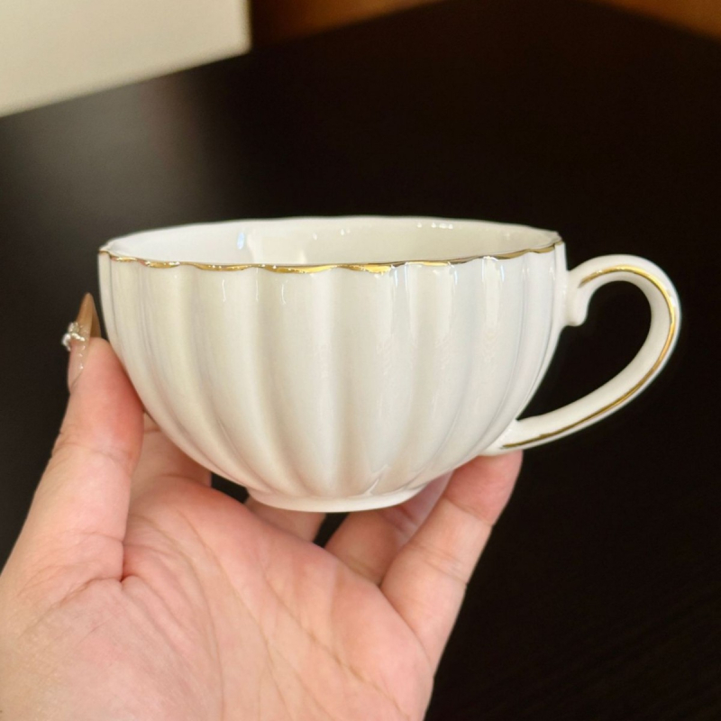 Set de cafea din ceramică, ceașcă de cafea și farfurie în stil european, cu detalii aurii, pentru uz casnic și birou