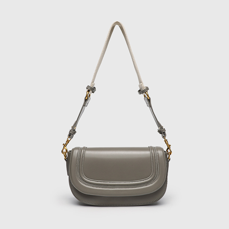 Sedlovita torba sa širokim remenom, mala crossbody torba za svakodnevno nošenje, moderna i svestrana s dojmom luksuza