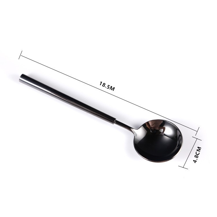 Set de tacâmuri din oțel inoxidabil 304 cu strat titan negru: cuțit și furculiță, lingură de desert, furculiță de fructe, lingură de cafea și linguriță.