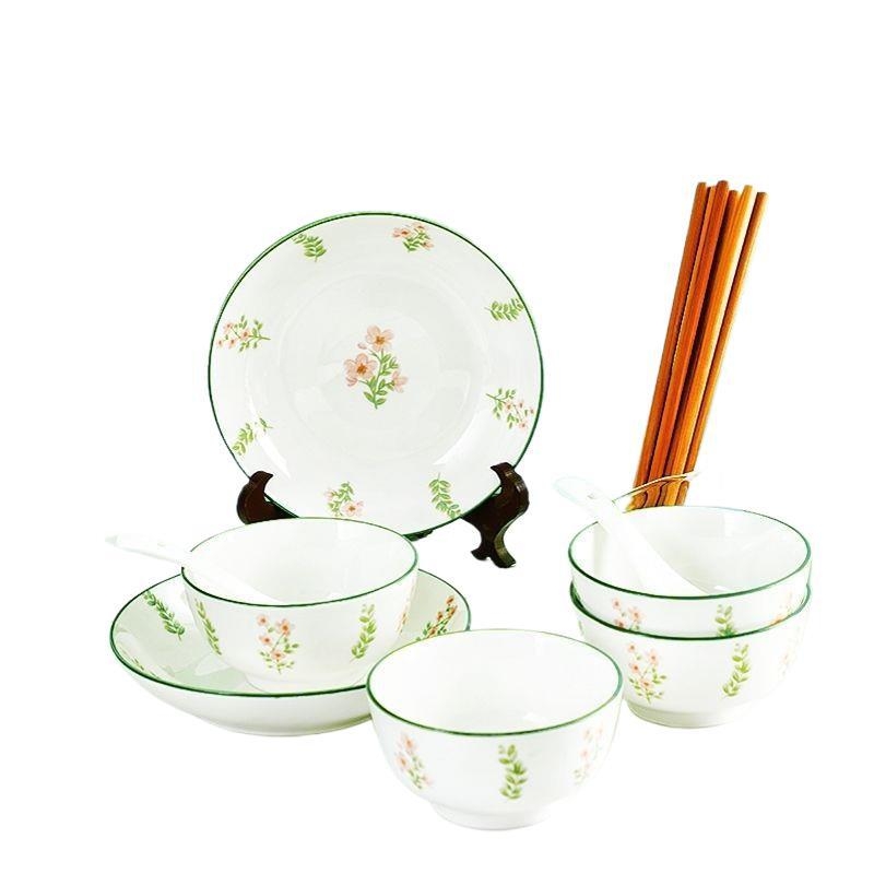 Csontporcelán tálak és tányérok alglazúros színben, vastag falú kivitel, japán stílus, minimalista friss megjelenés