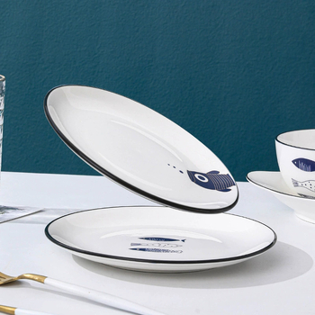 Set ceramic pentru masă: farfurii și boluri, design desen animat, bol mare de supă, farfurie în formă de pește, boluri pentru salată de fructe.