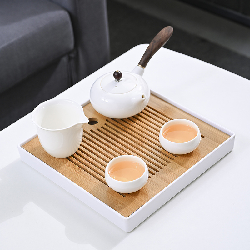Set de ceai din porțelan alb cu ceainic cu capac, bol cu capac și tavă pentru ceai, pentru casă și camere de hotel; design elegant, lux discret, pentru 4 persoane