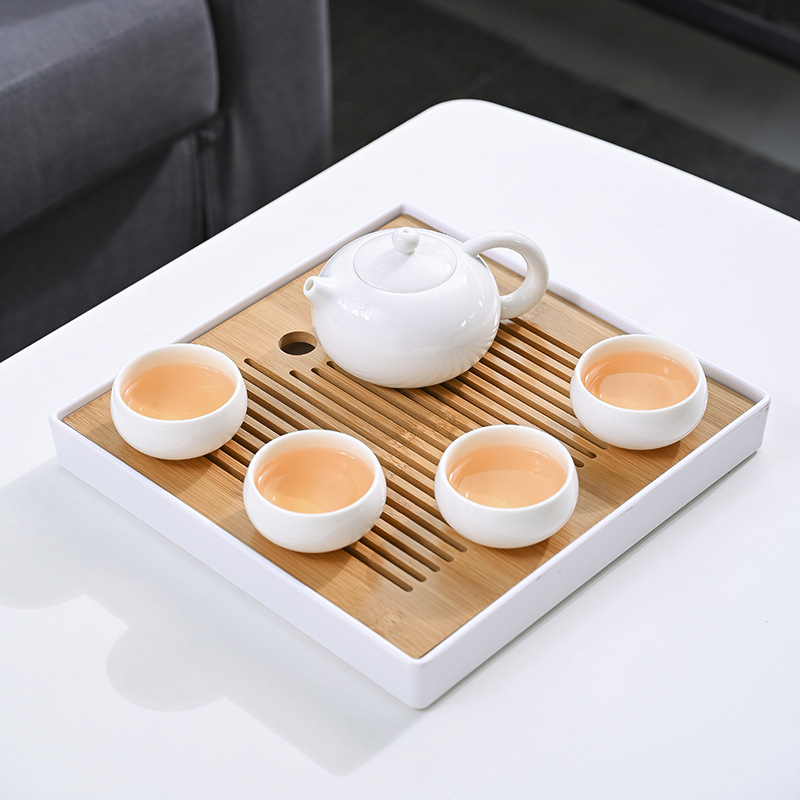 Set de ceai din porțelan alb cu ceainic cu capac, bol cu capac și tavă pentru ceai, pentru casă și camere de hotel; design elegant, lux discret, pentru 4 persoane