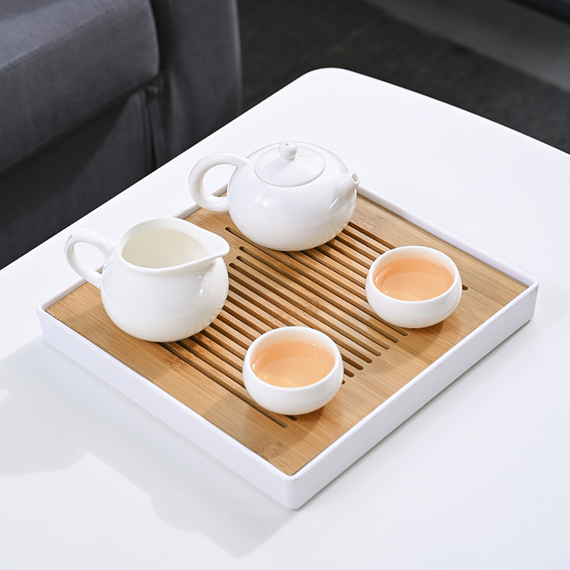 Set de ceai din porțelan alb cu ceainic cu capac, bol cu capac și tavă pentru ceai, pentru casă și camere de hotel; design elegant, lux discret, pentru 4 persoane