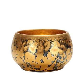 Ceșcuță de ceai Jian Ware, lucrată manual, cu corp din fier, glazură cu picături de aur și finisaj ceramic placat cu aur, într-o cutie cadou