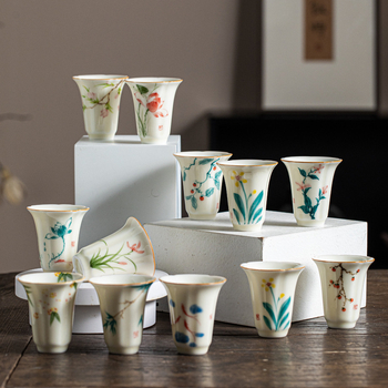 Ceașcă ceramică pentru ceai Kung Fu, cu petale pictate manual sub glazură galben miere, ceașcă aromată cu lotus, floare de piersic și crin